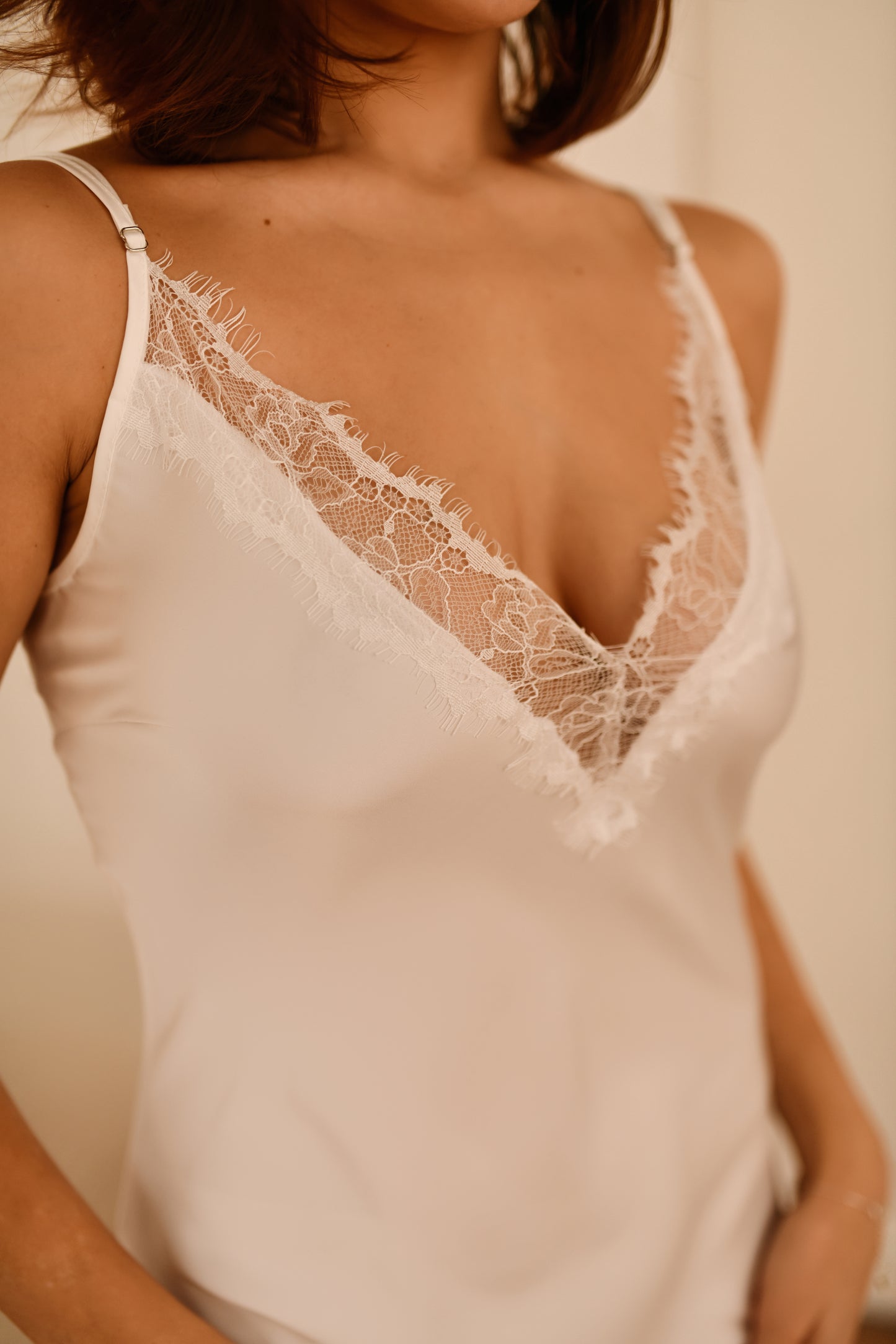 Brautkleid aus Seide mit Spitze, transparentes Nachthemd aus Seide